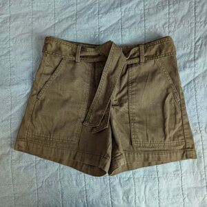 Banana Republic belted utility shorts, size 0, olive green